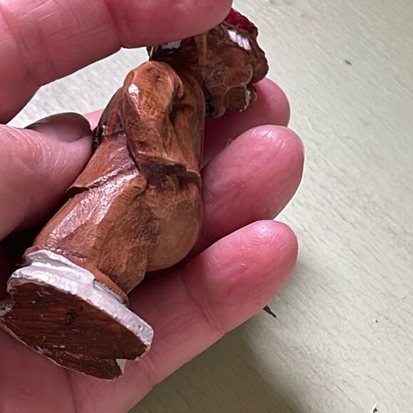 Lot of two vintage hand carved wooded figurines.cowboy golfer - Picture 9 of 12